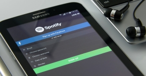 IOS สามารถตั้งเวลาเล่นเพลงใน Spotifyได้แล้ว เพื่อการนอนฟังเพลงยามค่ำคืน