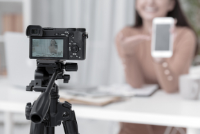มาแนะนำ! การเลือกขาตั้งกล้องสำหรับการทำ LIVE  , VLOG หรือ Video Content ควรเลือกอย่างไร