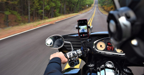 Apple เตือน การสั่นสะเทือนของรถจักรยานยนต์ อาจทำให้กล้อง iPhone เสียหายได้