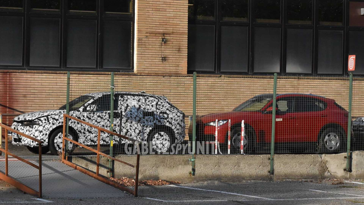 หลุดภาพพร้อมข้อมูลของ Alfa Romeo Tonale รถ SUV Plug in Hybrid สุดหรู