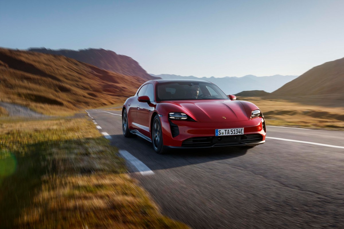 Porsche ตั้งเป้า 80% ของยอดขายภายในปี 2030 จะต้องเป็นรถ EV