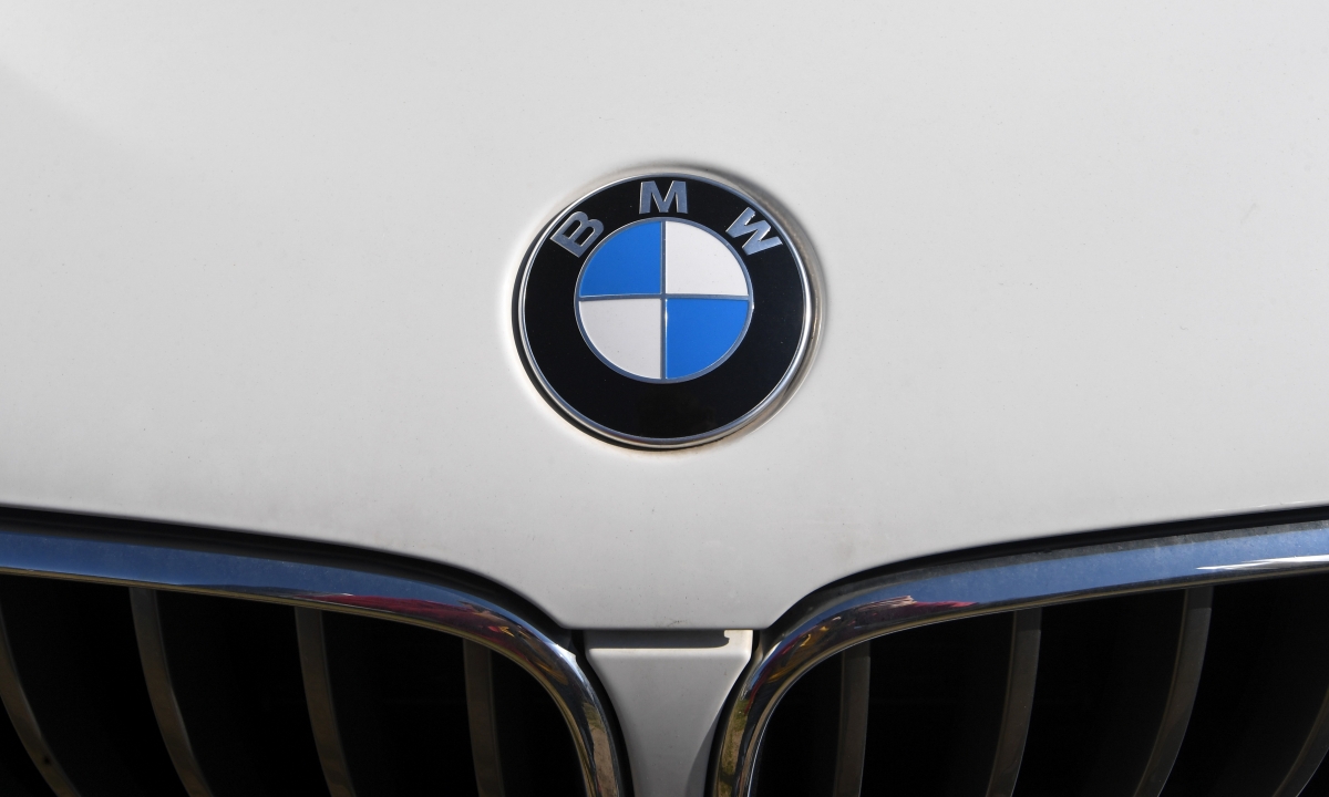 BMW ยอมรับจำเป็นจะต้องส่งมอบรถให้ทั้งที่บางคันจะไม่มี Android Auto หรือ Apple Car Play