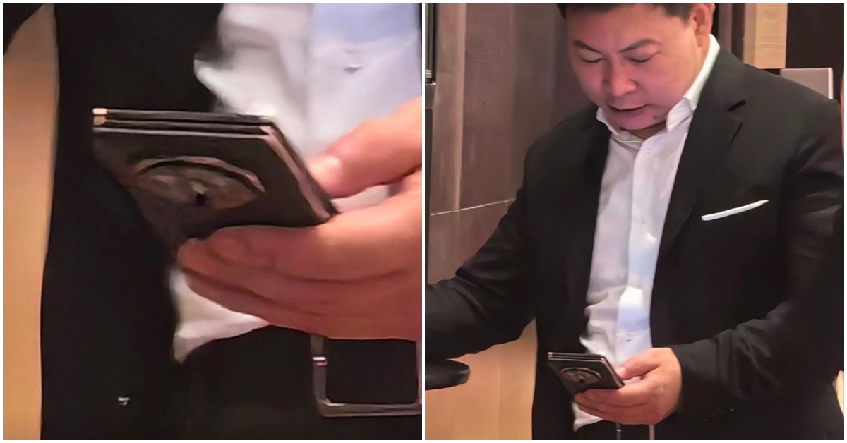 หลุดภาพมือถือพับได้ 3 ทบ ในมือผู้บริหาร Huawei คาดเปิดตัวเร็วๆ นี้