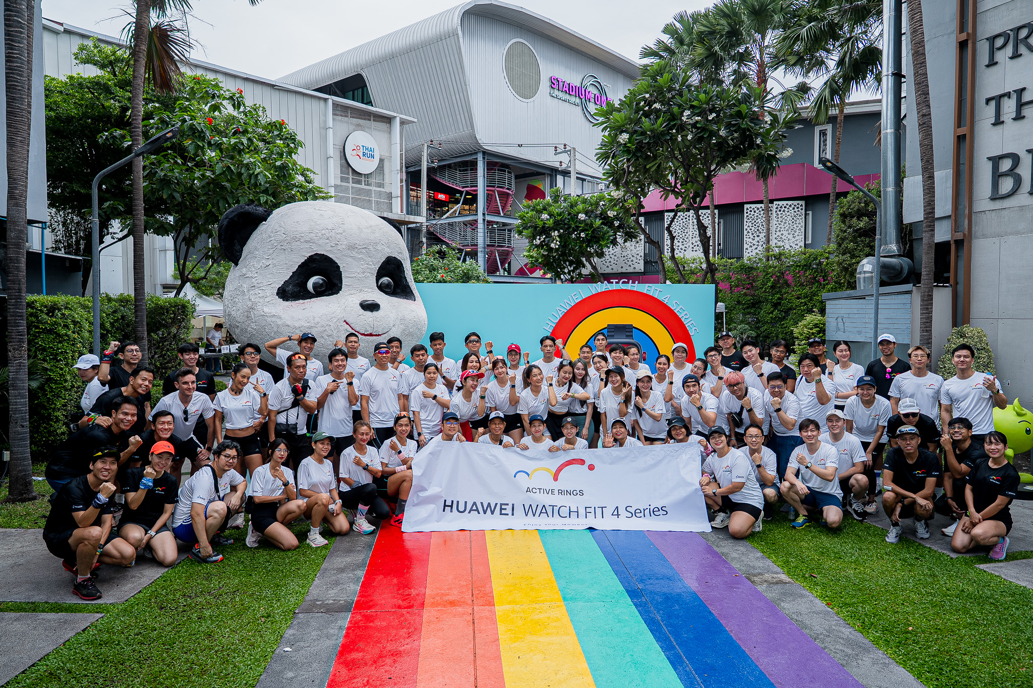 ลุยกับแคมเปญ Active Rings  ที่ท้าคนเมืองพิชิตทุกก้าวอย่างมีเป้าหมายด้วยสมาร์ทวอทช์หัวเว่ย ที่ออกแบบมาเพื่อการขับเคลื่อนอย่างมีจังหวะ