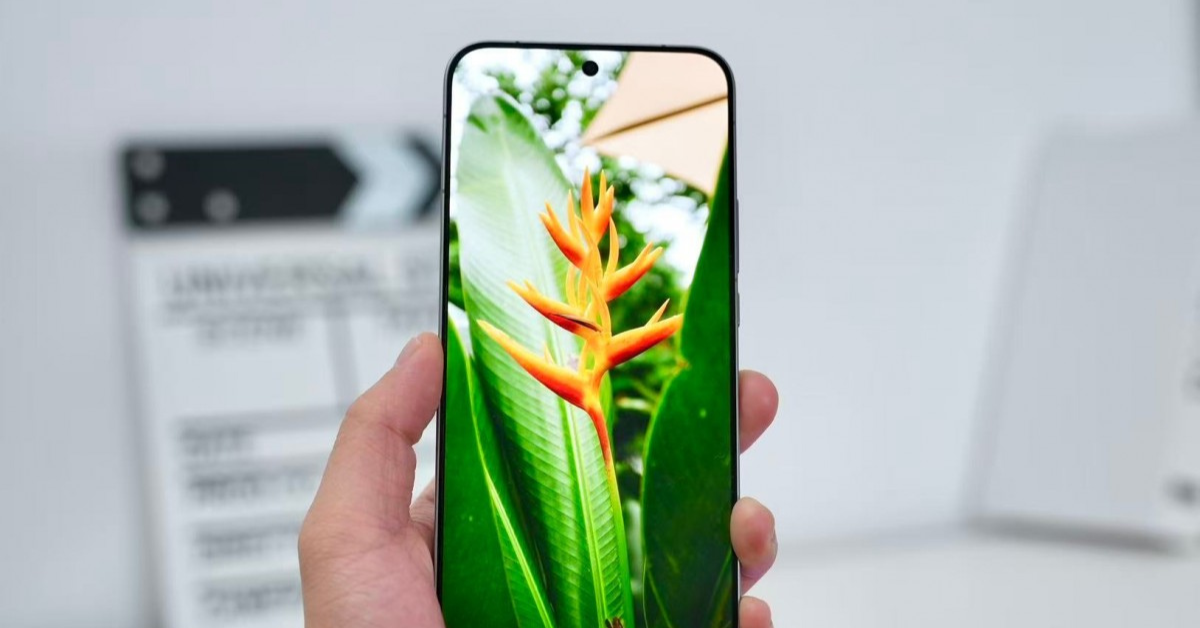 iQOO 15 เผยสเปกหน้าจอสุดล้ำ ใช้วัสดุ Samsung M14 สว่างถึง 6,000 Nits ถนอมสายตาเหนือกว่า!