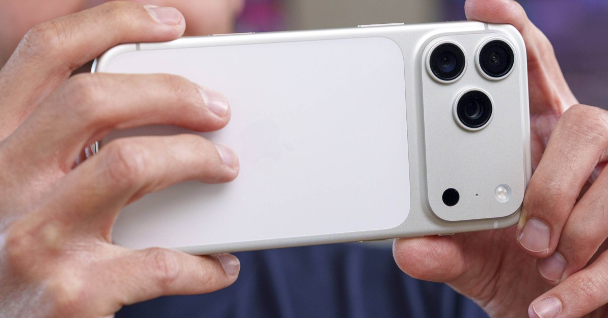 ปุ่มกดจะหายไป!? iPhone 20 เตรียมพลิกโฉมดีไซน์ด้วย "กล้องเทพ LOFIC" และตัวเครื่องไร้รอยต่อแบบปฏิวัติวงการ