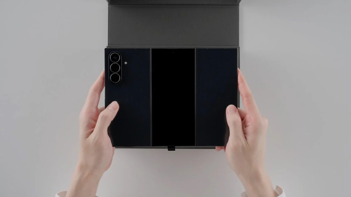 Découvrir l'avenir : déballage du Galaxy Z Trifold 8 Screenshot%202025 12 05%20104740 Découvrir l'avenir : déballage du Galaxy Z Trifold Screenshot%202025 12 05%20104740 6